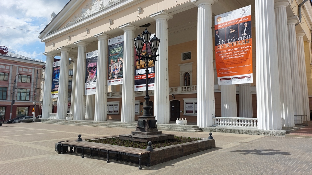 Артисты Гомельского драмтеатра покажут брянцам сказку «Золотая рыбка»