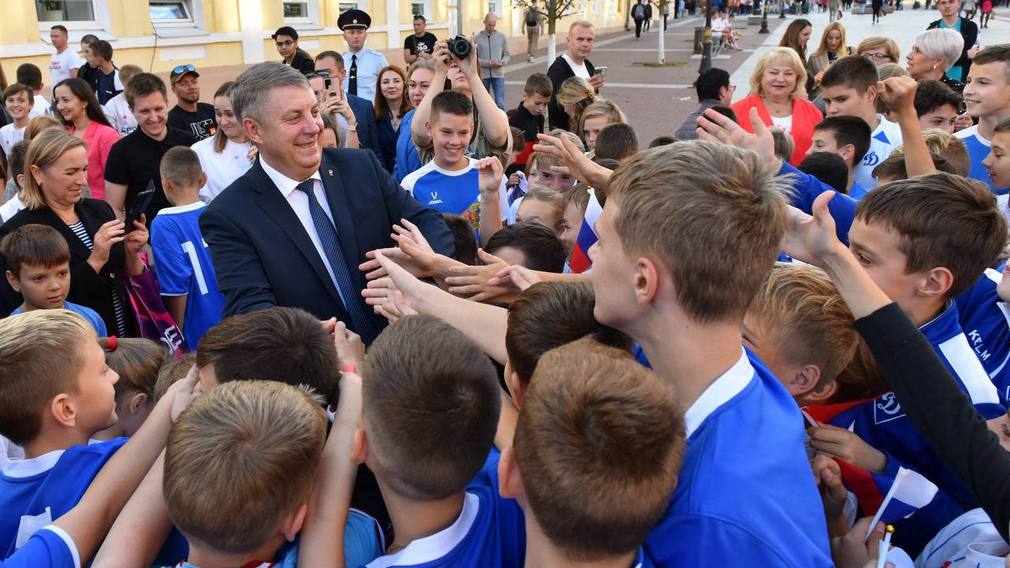 Брянщина празднует День воссоединения Донбасса и Новороссии с Россией