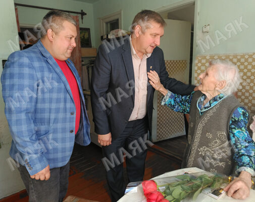 Труженица тыла из Новозыбкова отметила 100-летний юбилей