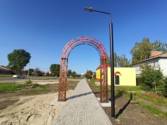 В брянском селе Глинищево благоустроили «Аллею энергетиков»