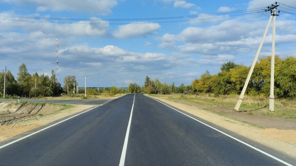 В Брянской области ремонтируют дорогу Стародуб-Новые Ивайтёнки