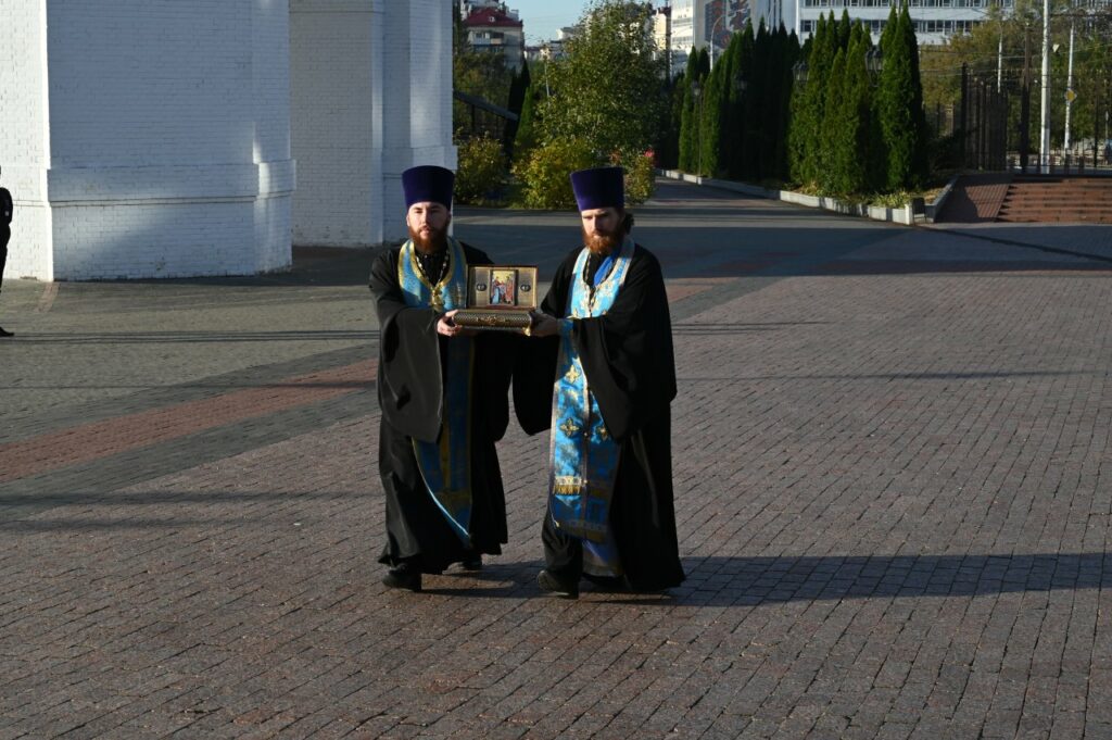 В Брянск пребывает ковчег с частицей пояса Пресвятой Богородицы