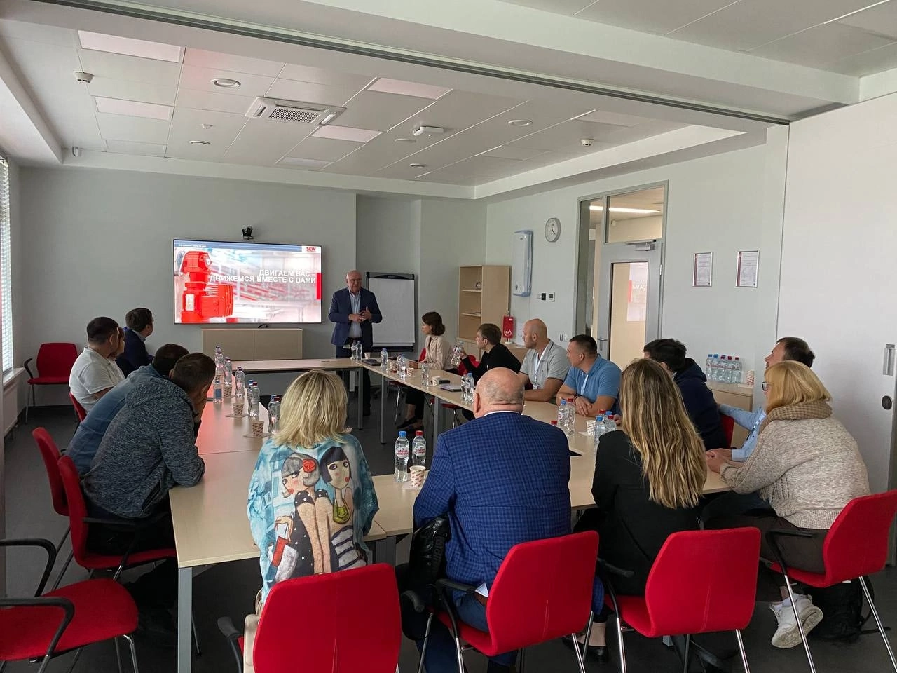 В рамках нацпроекта «Производительность труда» Делегация Брянской области посетила северную столицу