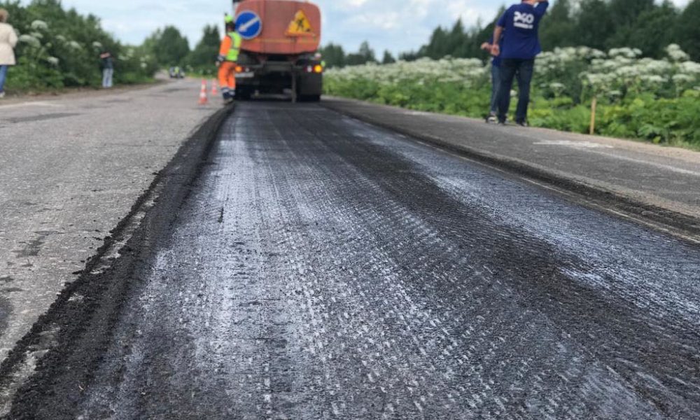 В Брянской области ремонтируют автодорогу Карачев-Ружное