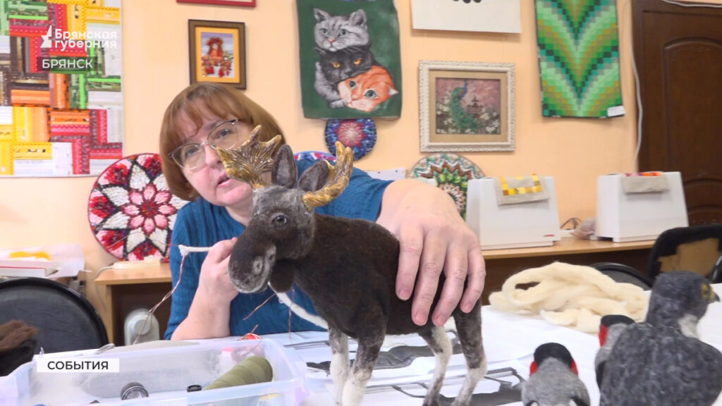 Брянские мастера изготовили эксклюзивные новогодние игрушки для выставки-форума «Россия»