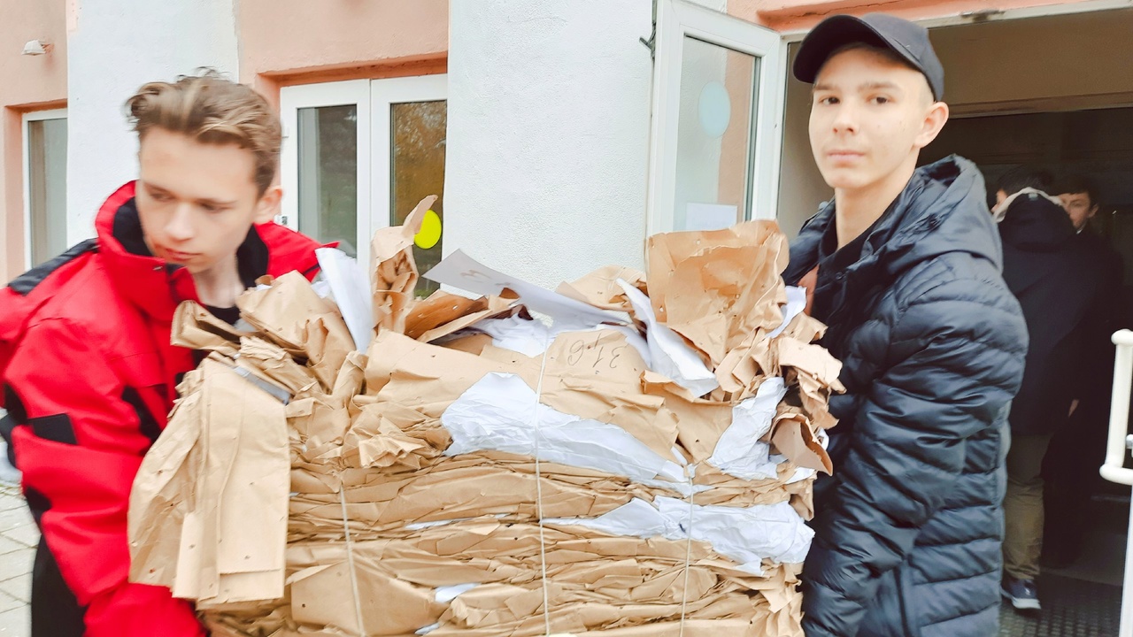 Карачевские студенты участвуют в акции «Бумбатл»