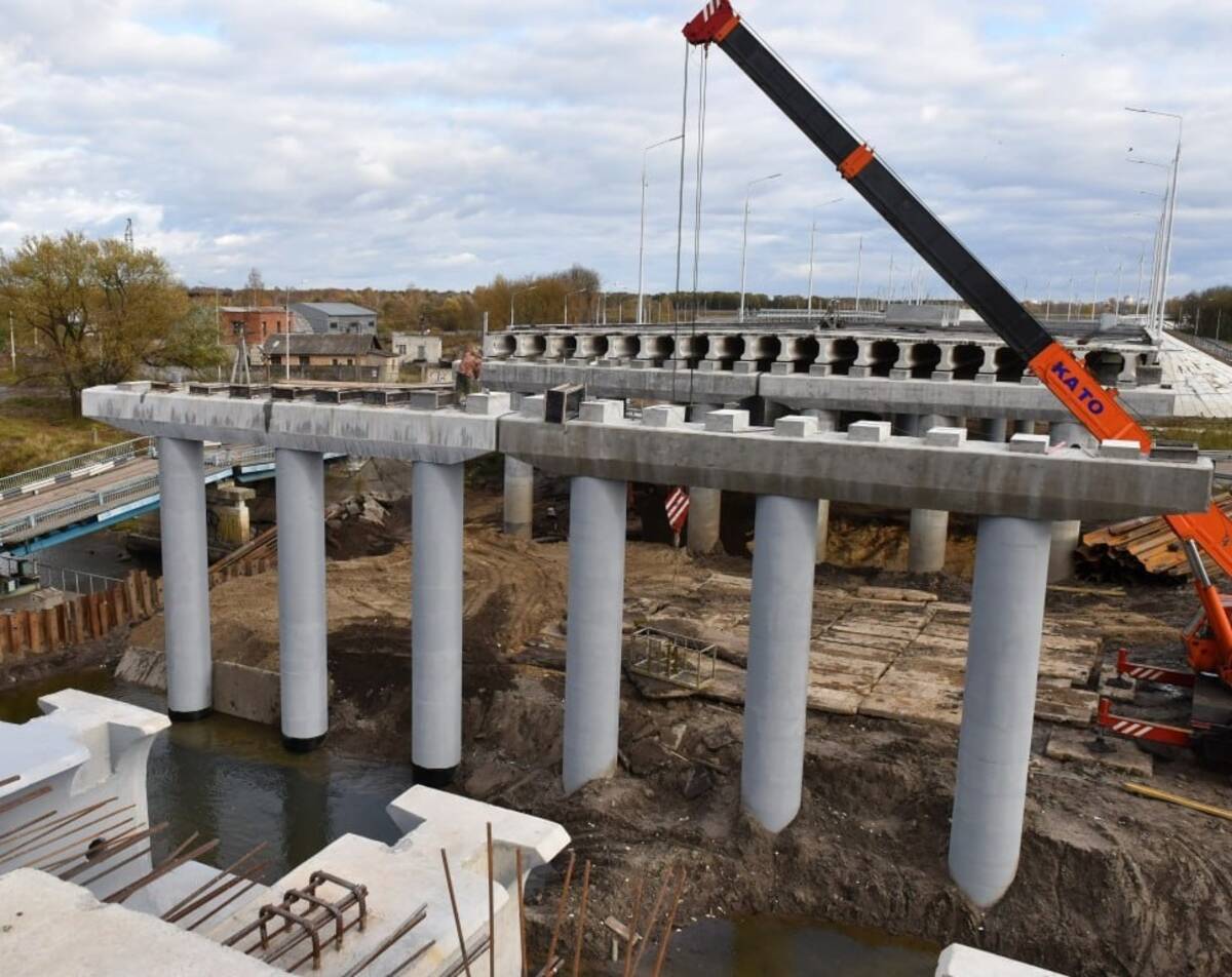 В Брянске на Славянском мосту уложат 36 балок на 2 последних пролета