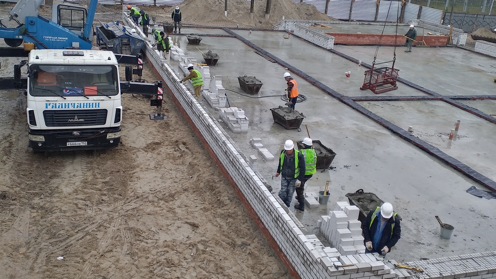 В Брянске продолжают возводить пристройку к ДШИ № 10