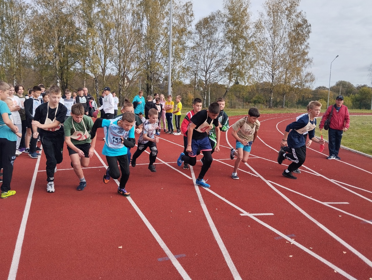 В Карачеве прошел легкоатлетический кросс среди школьников