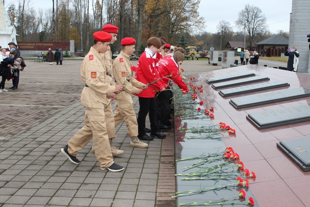 В мемориальном комплексе «Хацунь» состоялся памятный митинг