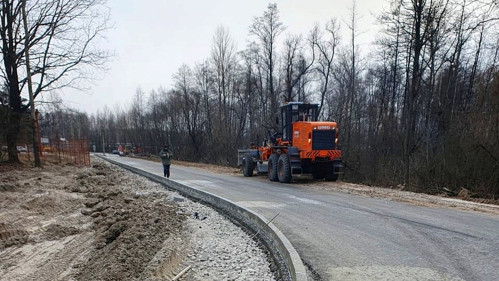 В Брянске  продолжается обновление дороги к строящемуся военному госпиталю