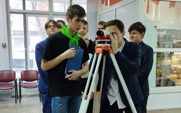 В Брянском строительном колледже прошли профпробы для школьников