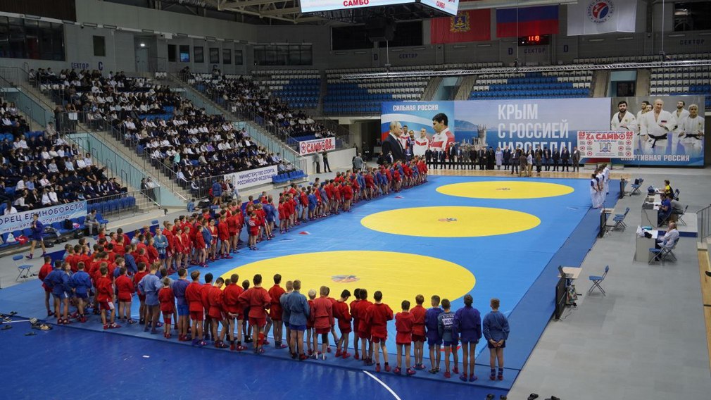 Александр Богомаз поздравил брянских спортсменов и тренеров со Всероссийским днем самбо