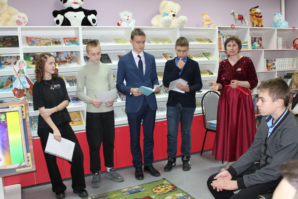 Карачевские старшеклассники встретились с писательницей Наталией Заря