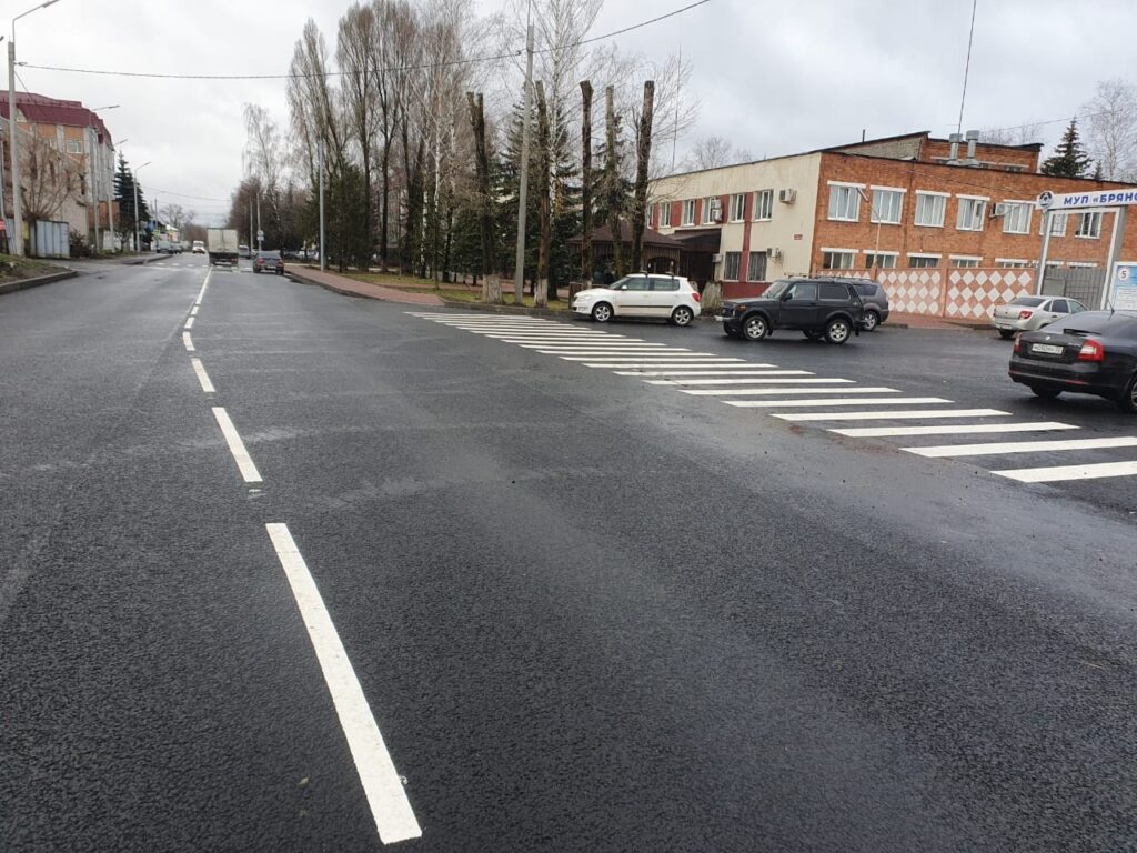 В Брянске завершается капитальный ремонт дороги по улице Фрунзе