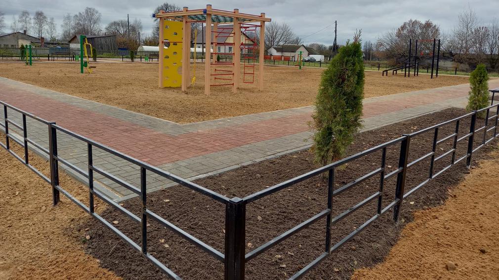 В брянском селе Рюхов по госпрограмме установили спортплощадку