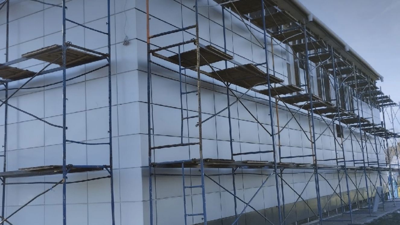 В Брянском районе продолжается ремонт 2-го корпуса Глинищевской школы