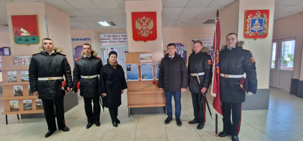 Брянских кадетов наградили медалями и грамотами