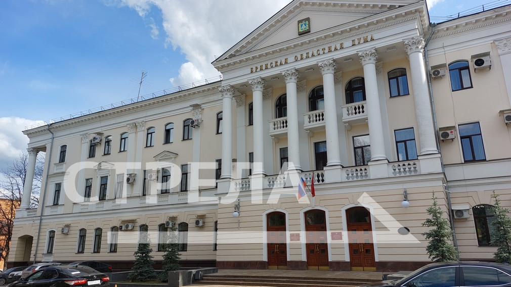 Троим медикам присвоено звание «Заслуженный врач Брянской области»