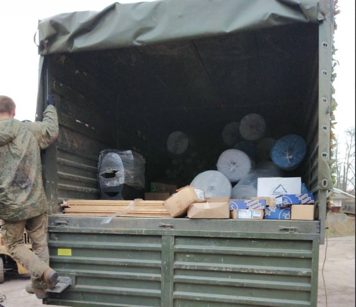 Жители Суземского района собрали КАМАЗ гуманитарной помощи для бойцов СВО