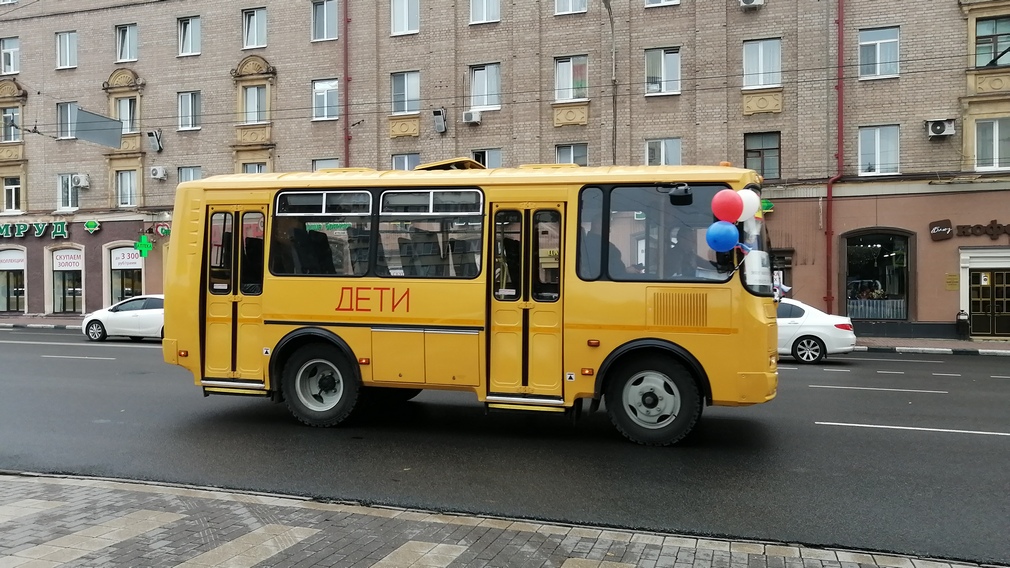 Брянский губернатор Александр Богомаз рассказал про закупку школьных автобусов