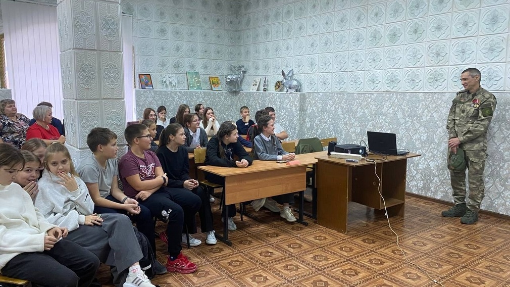 Брянское отделение фонда «Защитники Отечества» организовали кинопоказ в Трубчевске