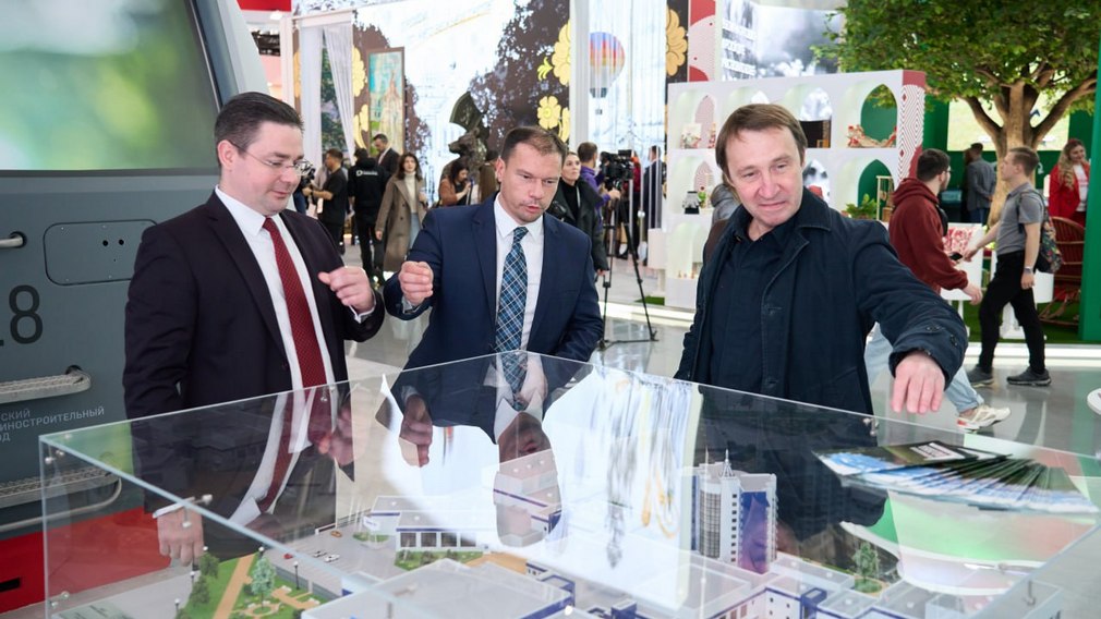 Директор департамента экономического развития  Брянской области рассказал о брянской экспозиции на выставке «Россия»