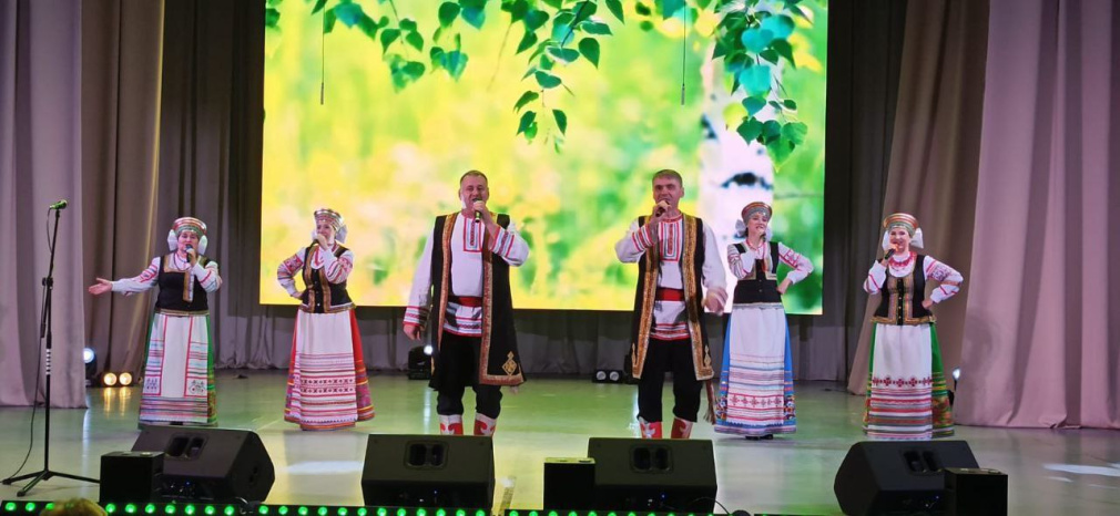 В белорусском Гомеле стародубский  ансамбль «Дубравушка»  выступил