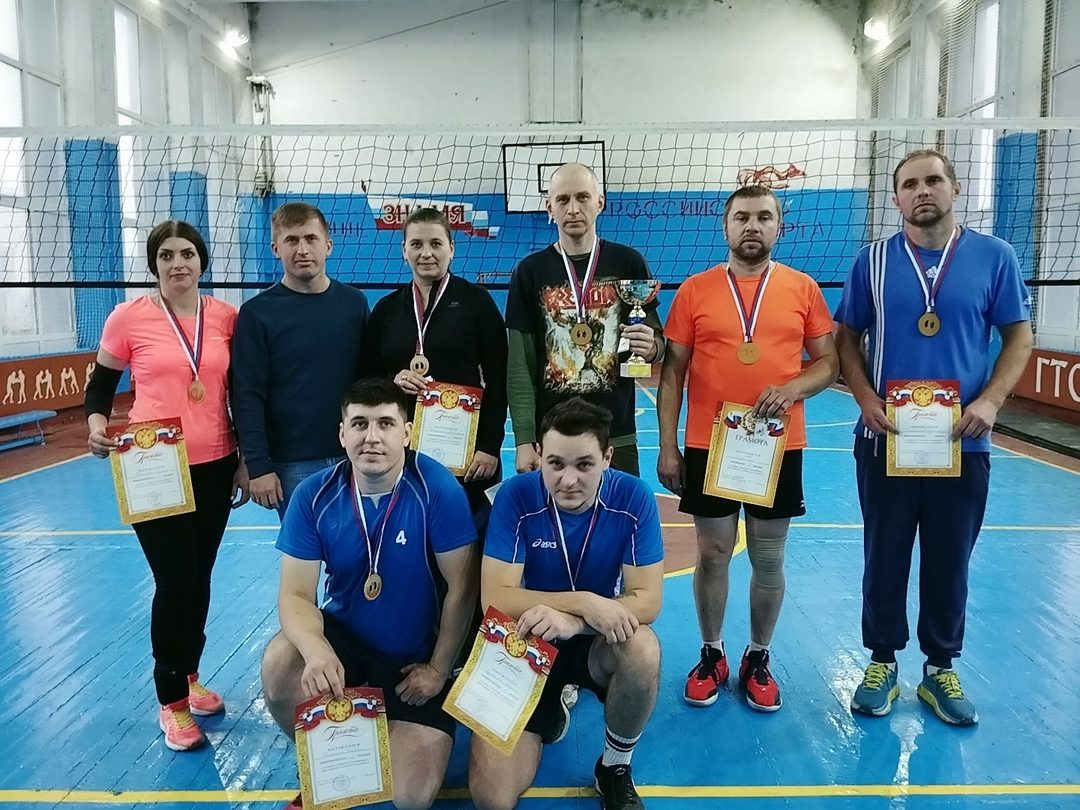 Карачевские спортсмены  соревновались в волейболе