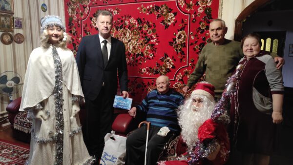 В Трубчевске прошла акция «С Новым годом, ветеран!»