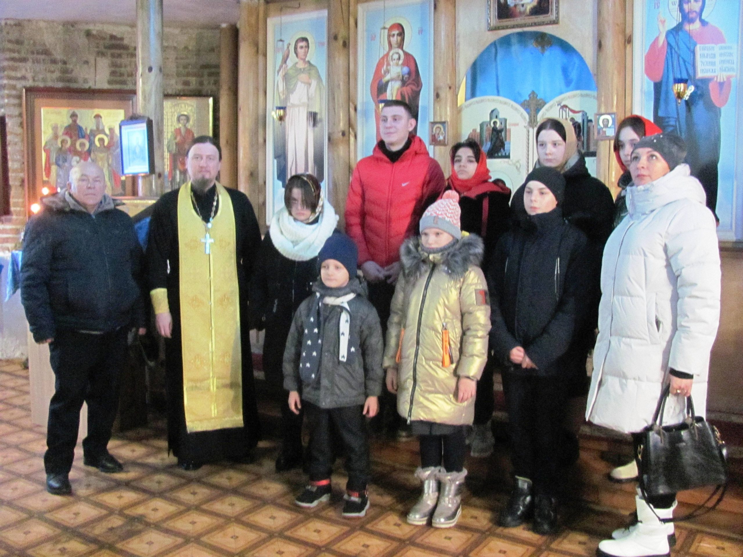 Воспитанники Карачевского приюта посетили храм в честь Успения Пресвятой Богородицы