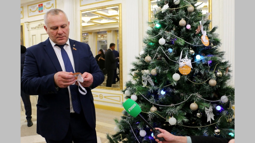 Валентин Суббот принял участие в акции «Елка желаний»