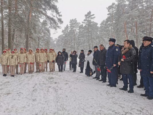 В Сельцовском Парке Памяти 1 декабря прошел траурный митинг