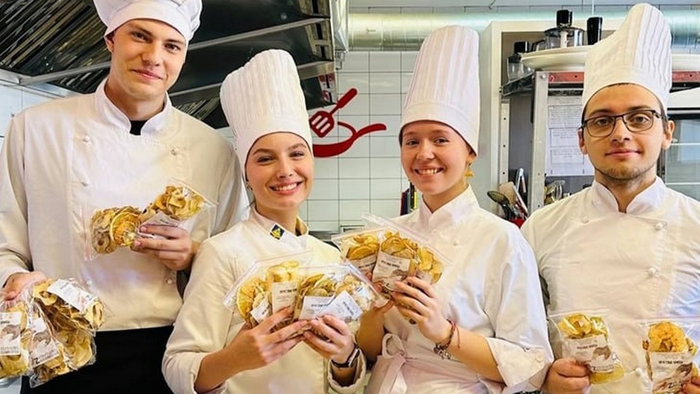 Брянские студенты участвуют в социальном проекте в поддержку бойцов СВО