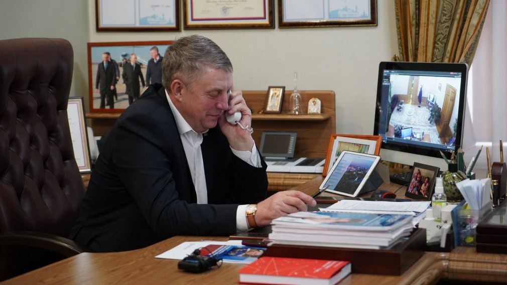 Брянский губернатор Александр Богомаз исполнил мечту мальчика на «Елке желаний»