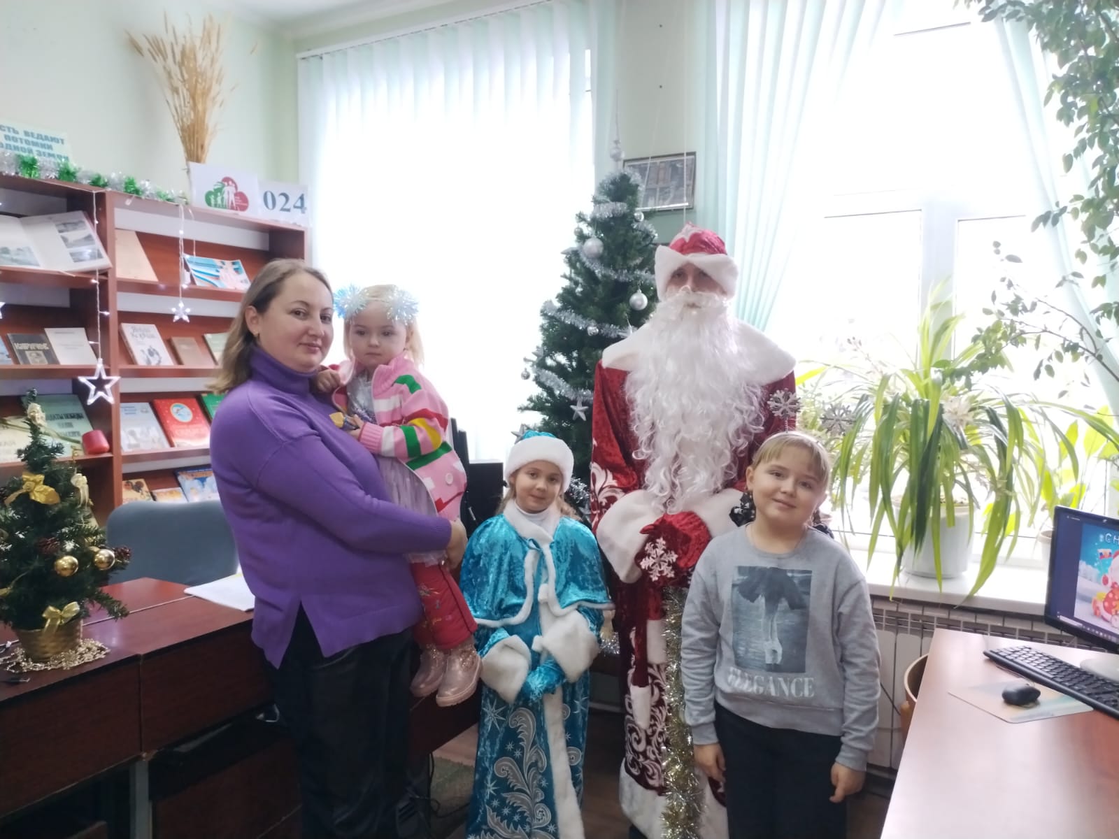 В Первомайской библиотеке прошел новогодний утренник