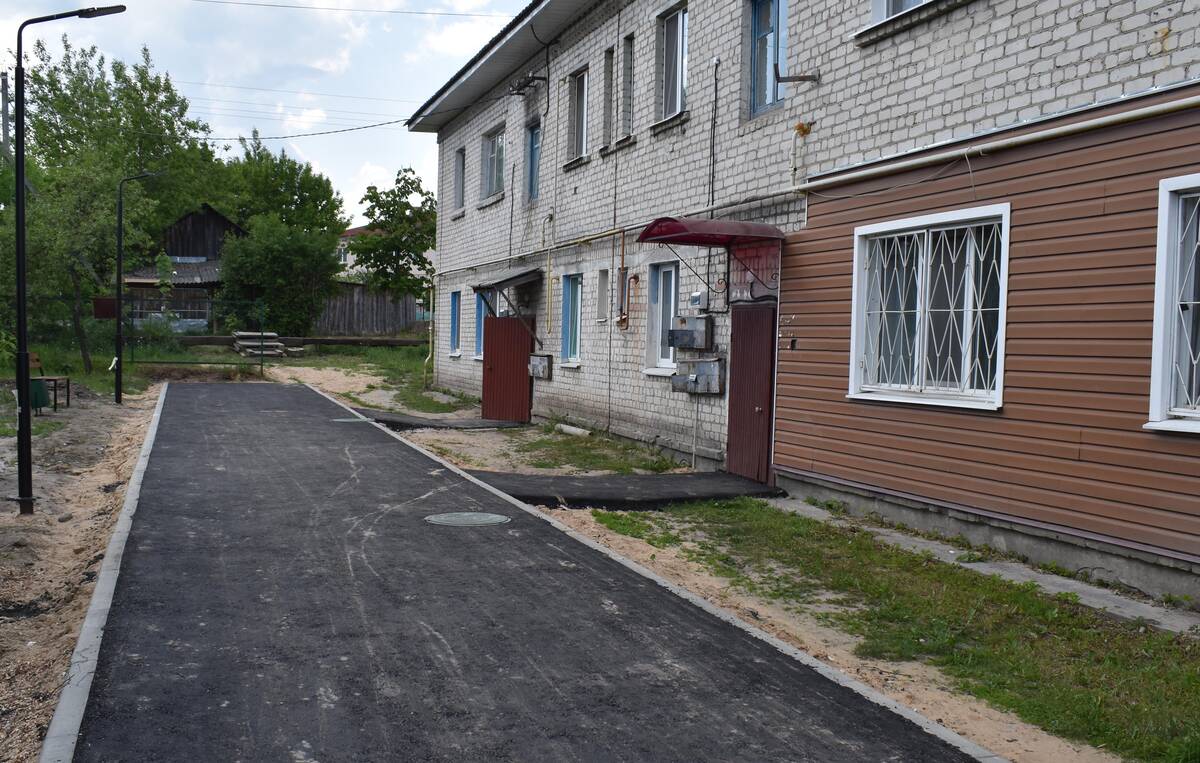 В брянской Клетне в 2023 году благоустроены три дворовых территории