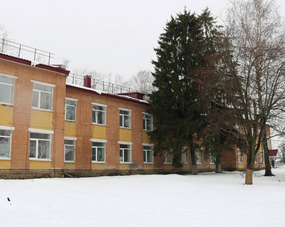 В Комаричской ЦРБ завершается ремонт второго корпуса поликлиники