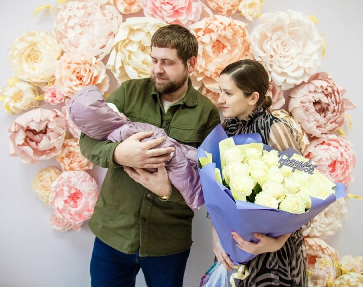 В  брянской Клетне чествовали первого новорожденного в этом году малыша