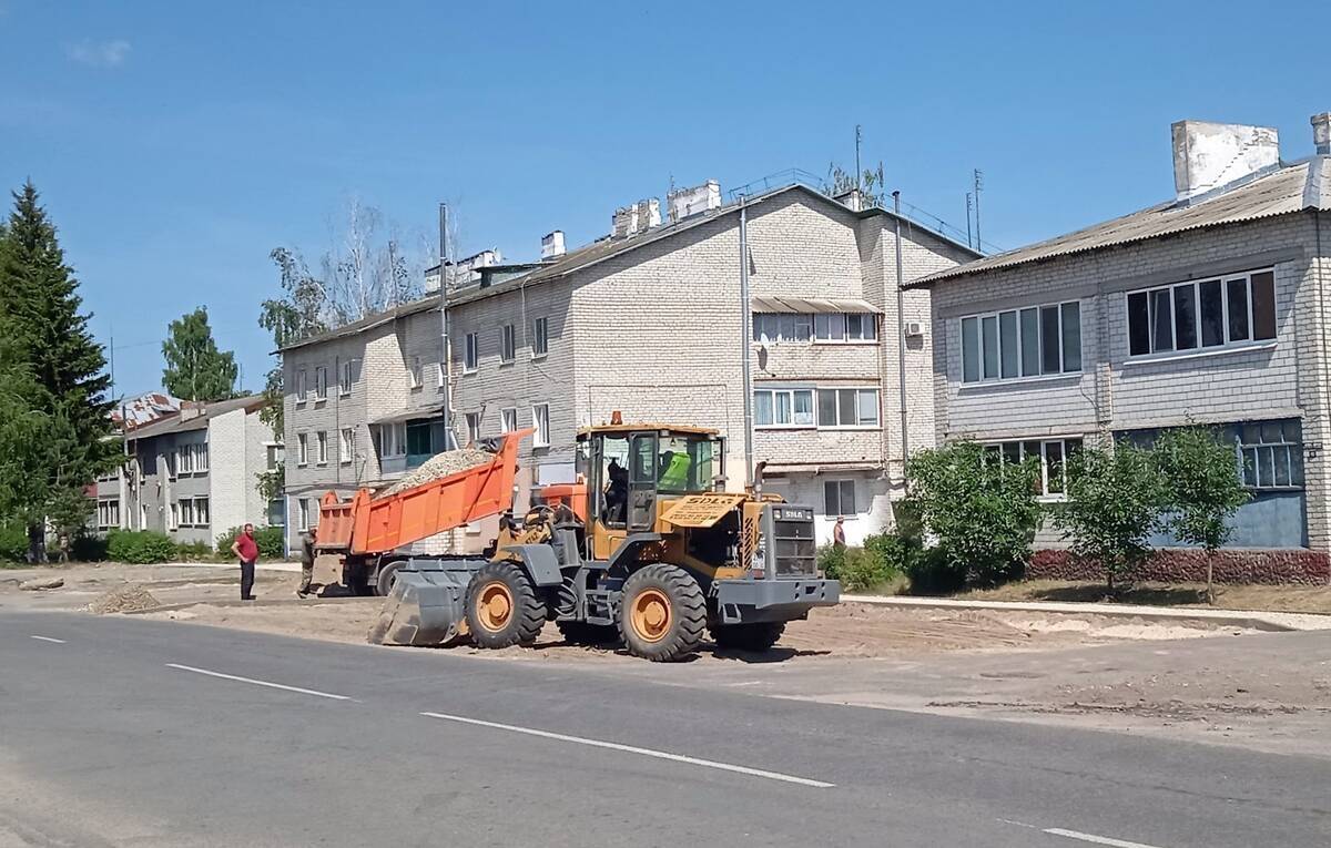 В брянской Суземке   две дворовые территории благоустроили