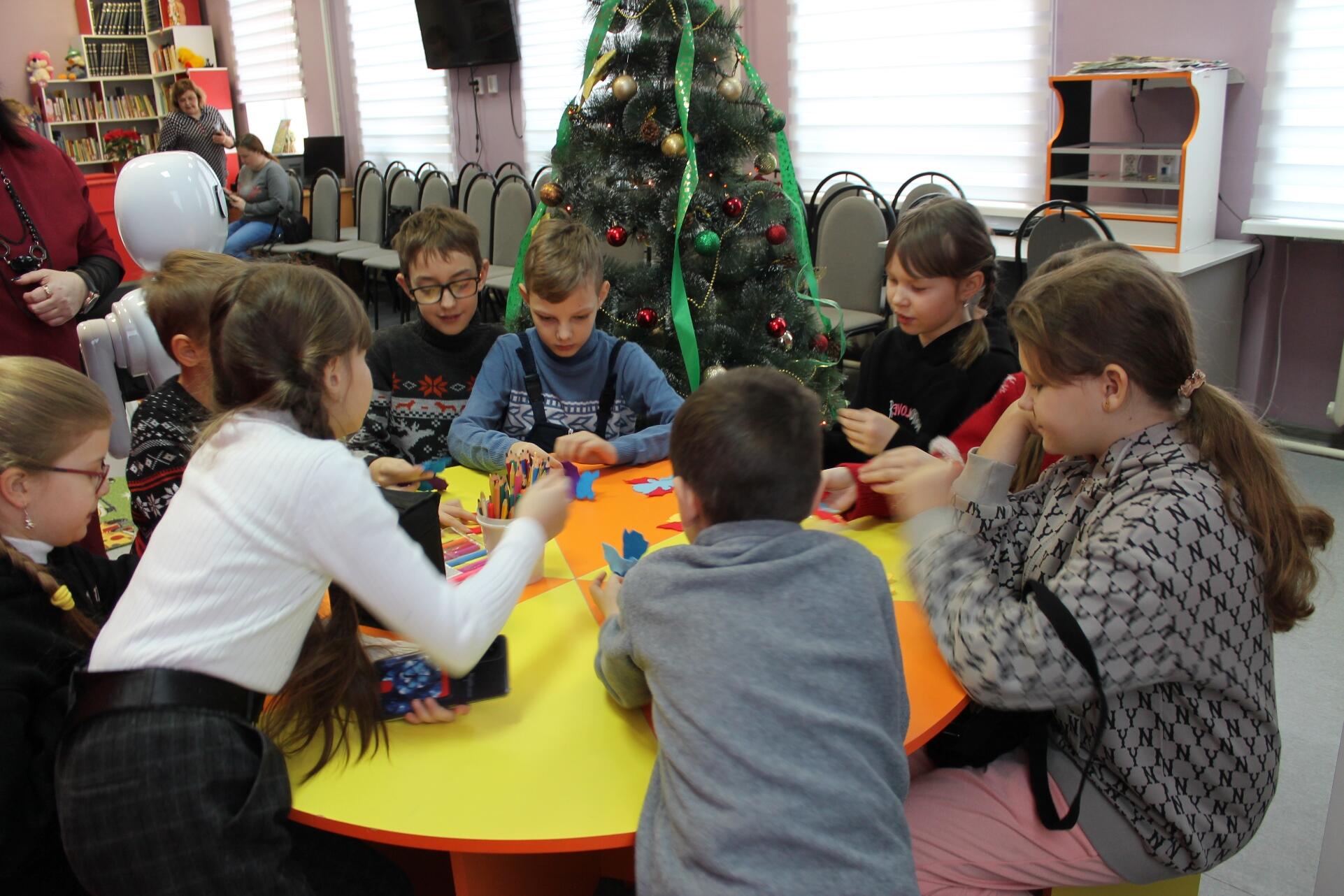 Зимняя викторина «Новогодние секреты со всего света» прошла в районной библиотеке г. Карачева