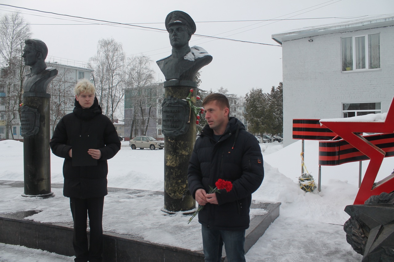 В Карачеве прошла памятная акция, посвященная  80-летию полного освобождения города Ленинграда от блокады