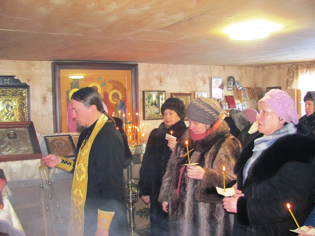 В  карачевском храме во Имя Святой Живоначальной Троицы состоялся праздничный молебен.