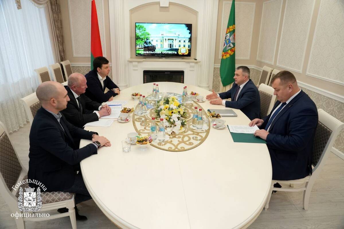 Брянские аграрии поделились опытом в успешном выращивании рапса с гомельскими коллегами