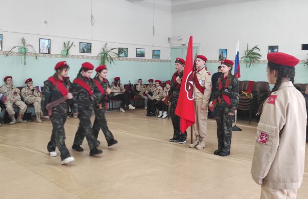 В брянском Трубчевске прошел районный конкурс взводов военно-спортивной игры «Зарница»