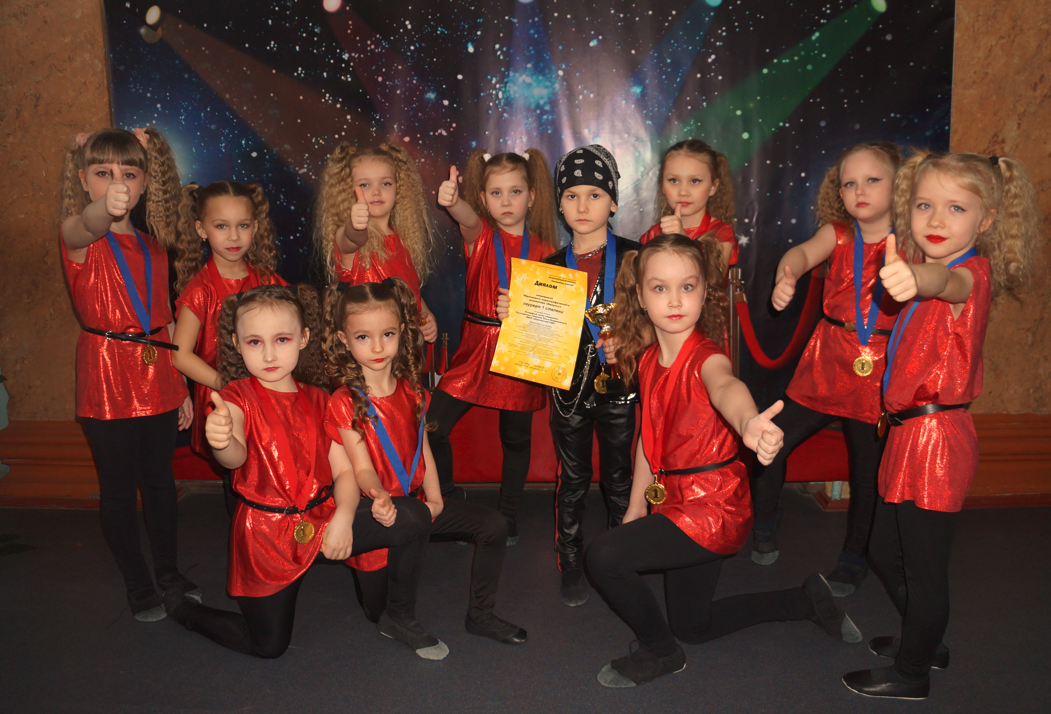 Участники карачевского хореографического коллектива «Импульс» успешно выступили в Международном конкурсе «Звездопад успеха»