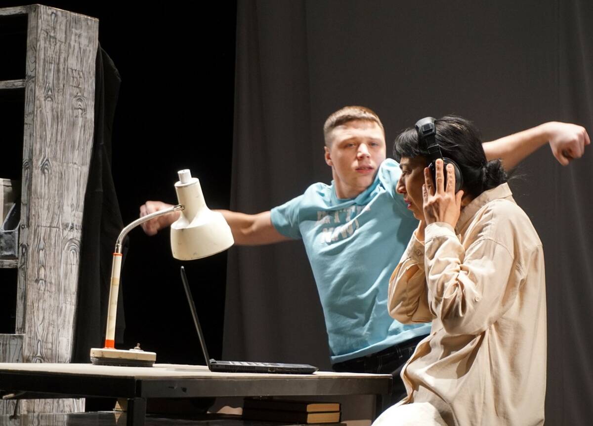 В брянском театре кукол состоялась премьера спектакля «Кто не спрятался, я не виноват»