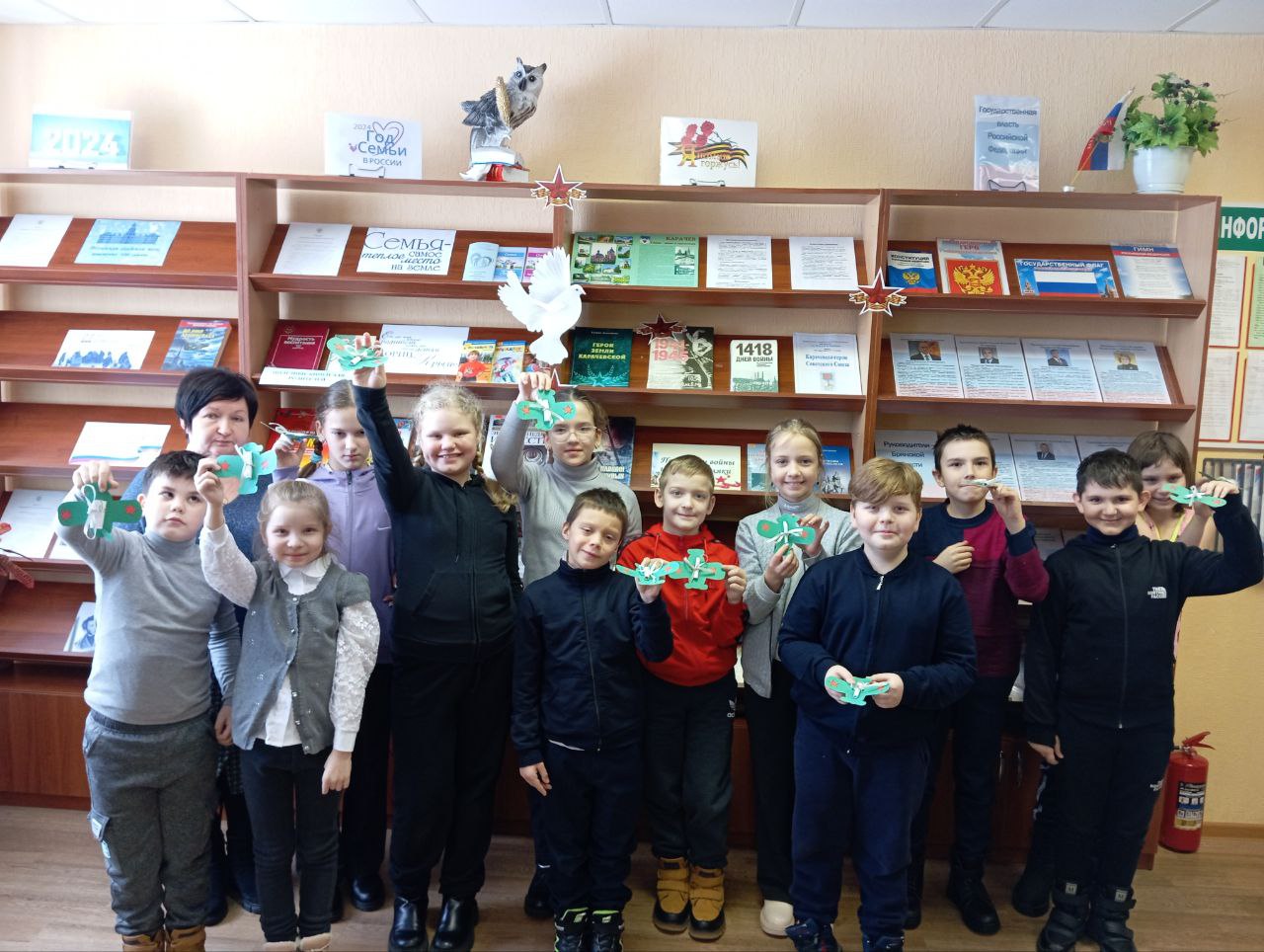 В Трыковской сельской библиотеке Карачевского района прошел мастер-класс « Настоящему защитнику»