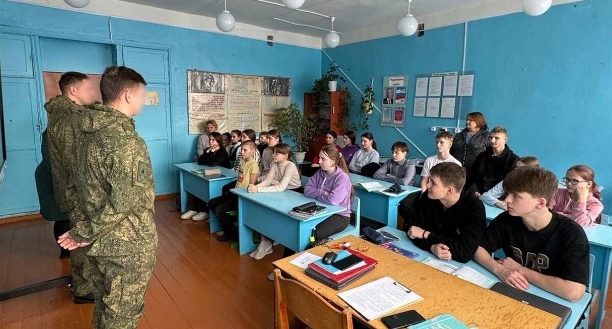 Красногорские школьники встретились с бойцами СВО