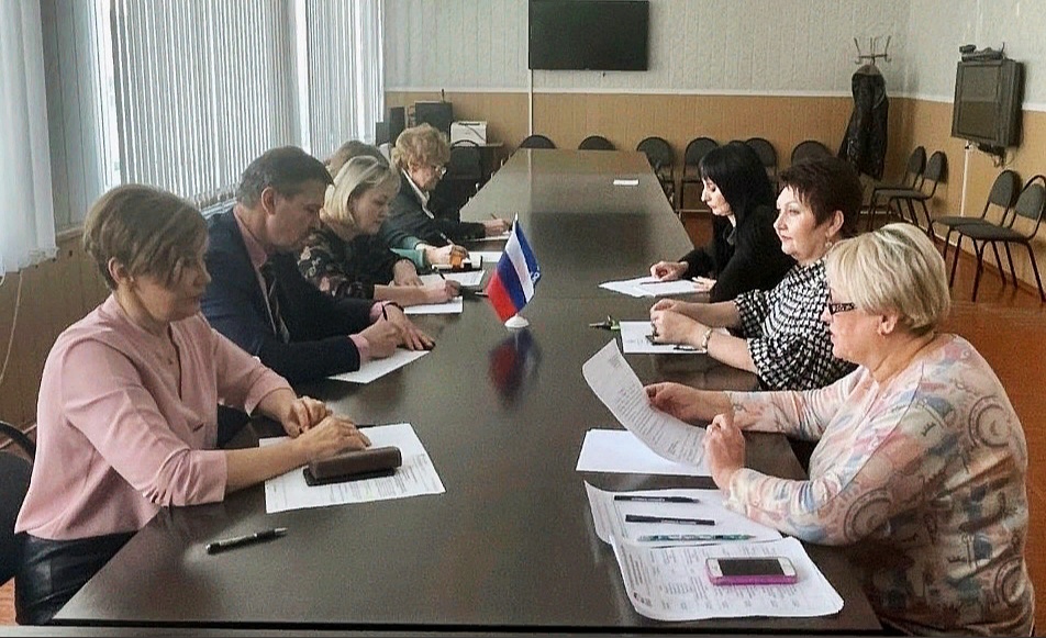 В Карачевском местном отделении партии «Единая Россия» состоялся круглый стол «Социальная поддержка населения»